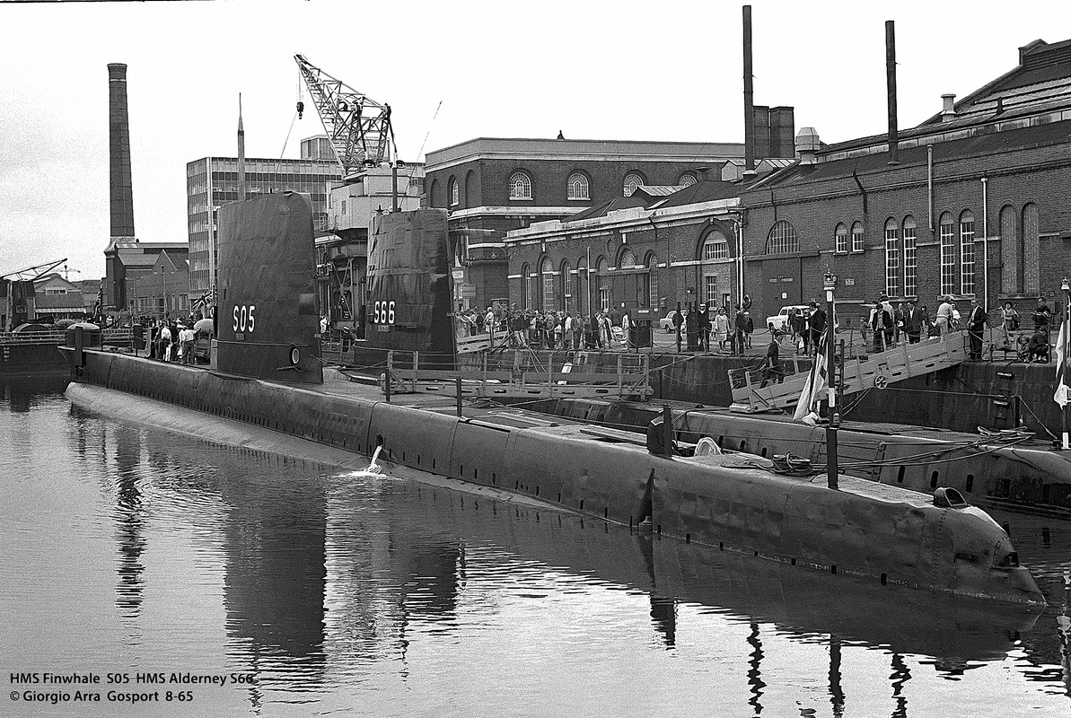 HMS Finwhale (S.05) в Госпорте, август 1965