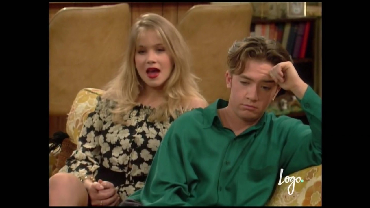 christina-applegate-kelly-bundy-captures-12