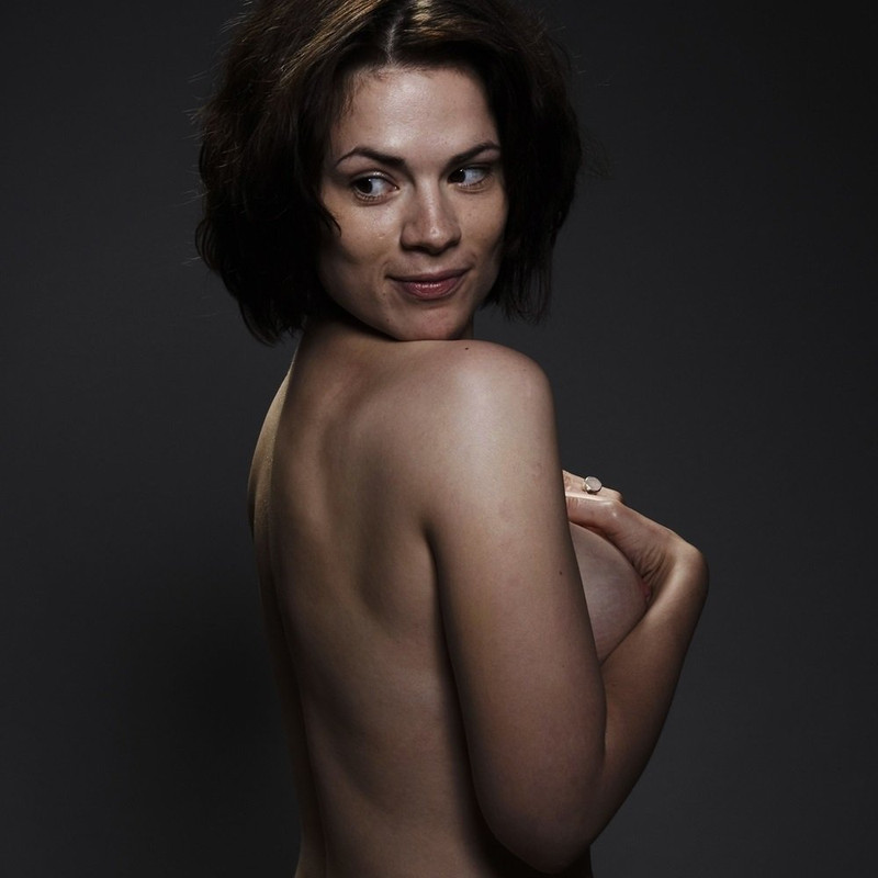 [Image: hayley-atwell-nip-slip-1.jpg]