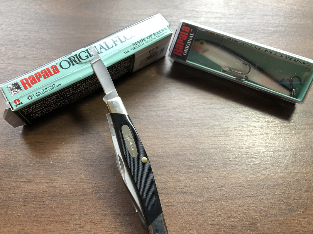 Buck_303X_-_Rapala_lure.jpg