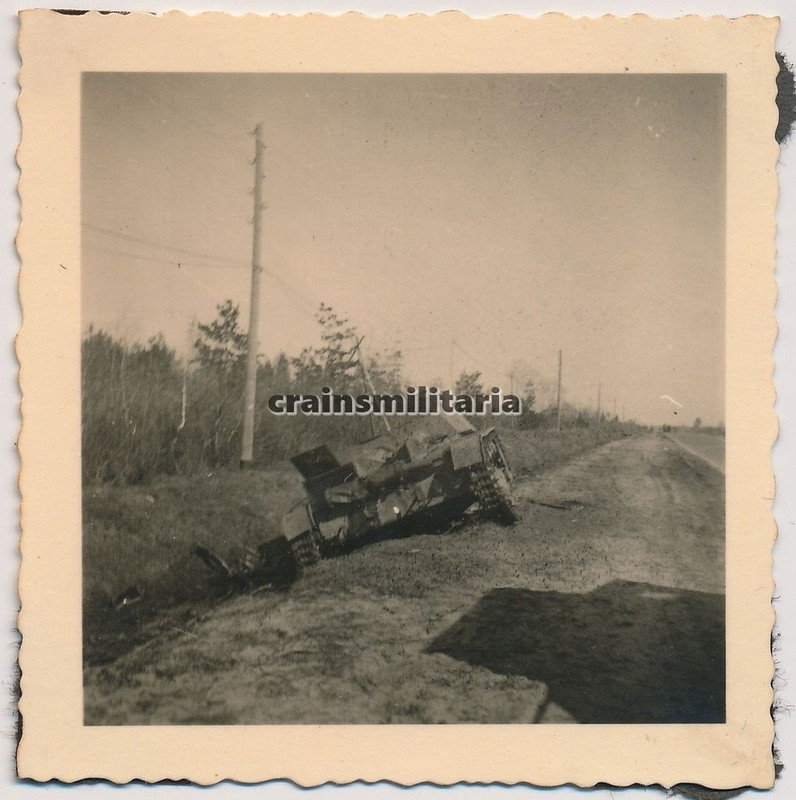 Orig. Foto deutsches Panzer I oder II Wrack Tank