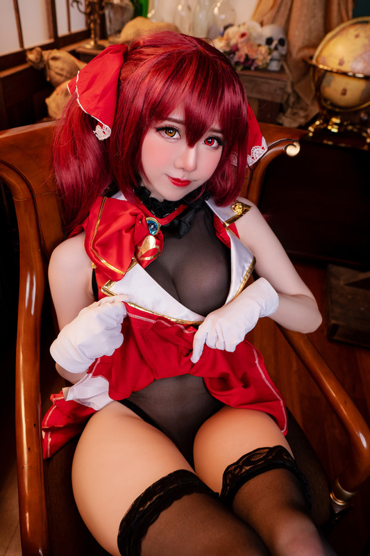 [Image: Sally-Dorasnow-Houshou-Marine-14.jpg]