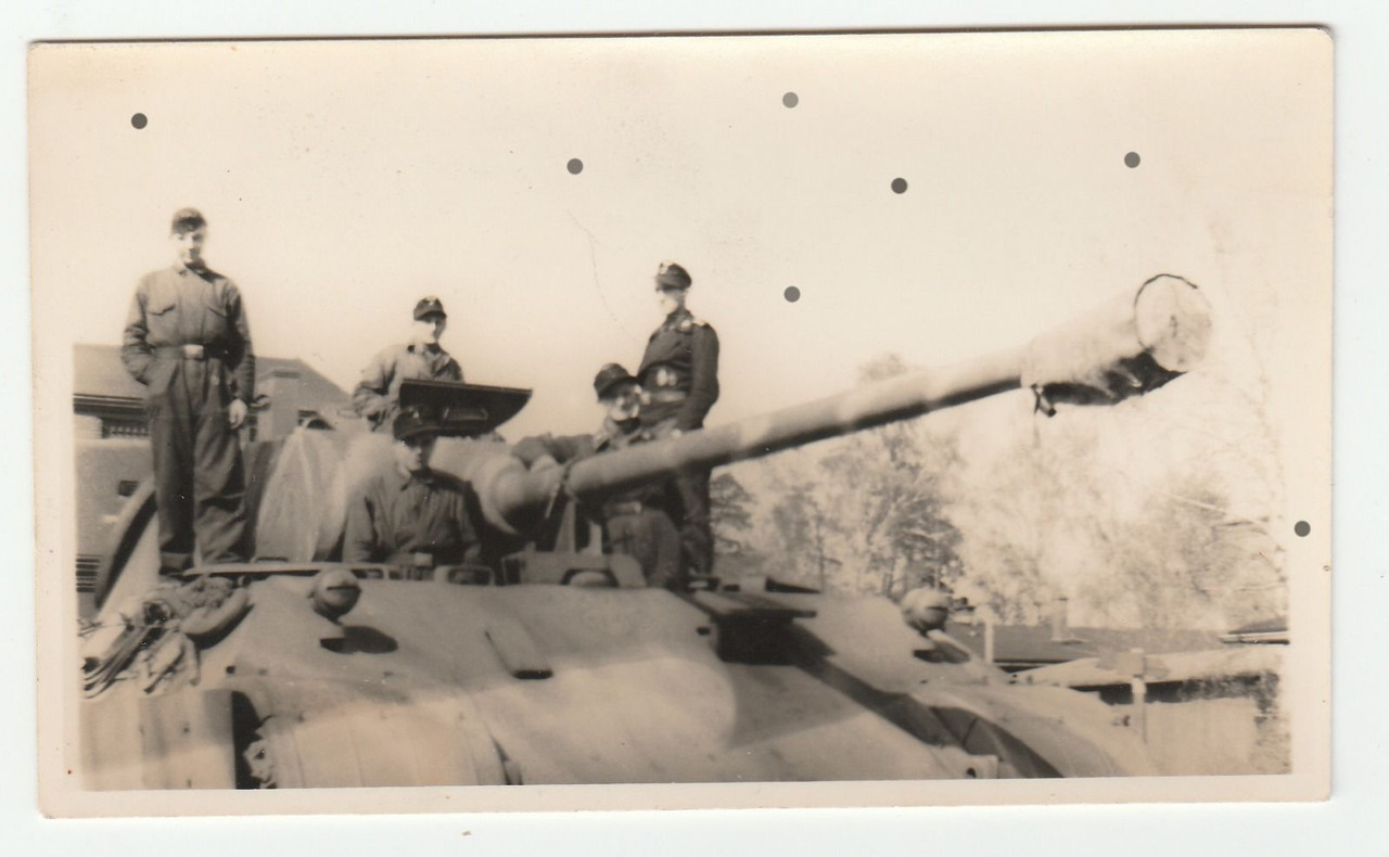 Panzer V Panther Ausführung D mit Besatzung Panz