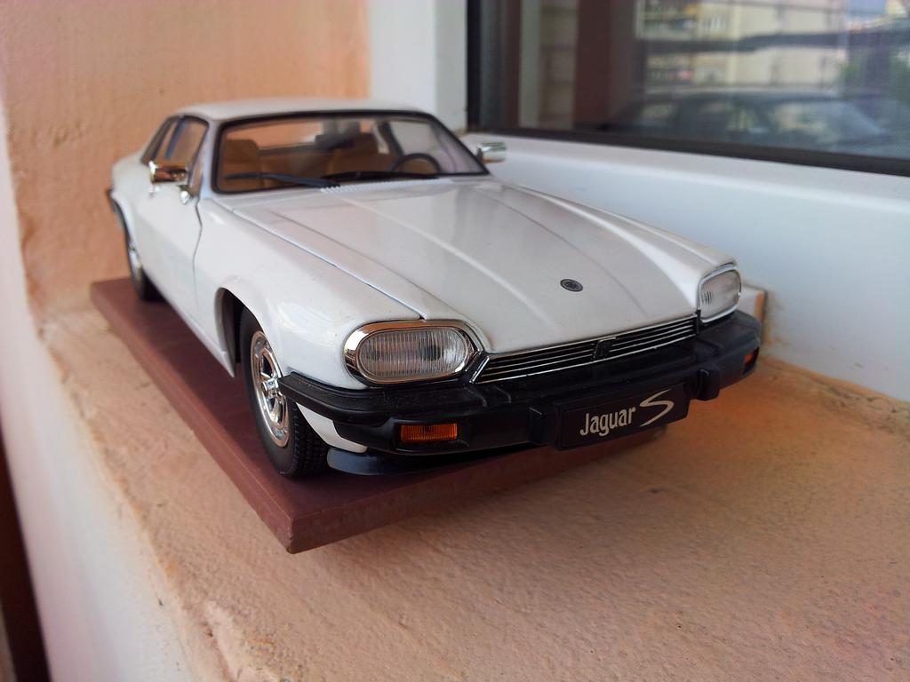 How to Detail the Dashboard on a Diecast Model How to Detail the Dashboard on a Diecast Model