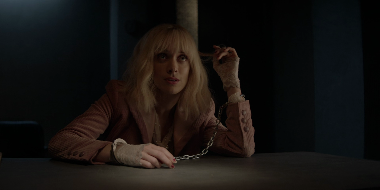 Batwoman S01E11 An Un-Birthday Present (1080p AMZN Webrip x265 10bit EAC3 5.1 - Goki)