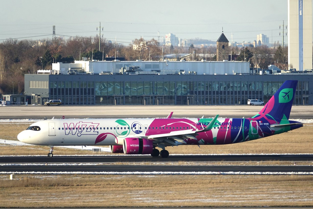 A321-271NX Wizz Air Malta 9H-WNM (Fly the Greenest Livery) 18.2.25 BER