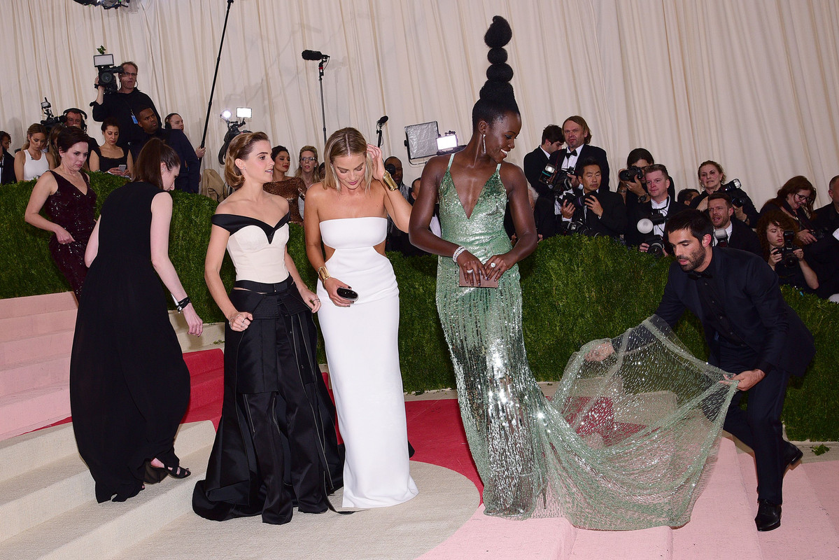 emmawatson-updates.com (342)