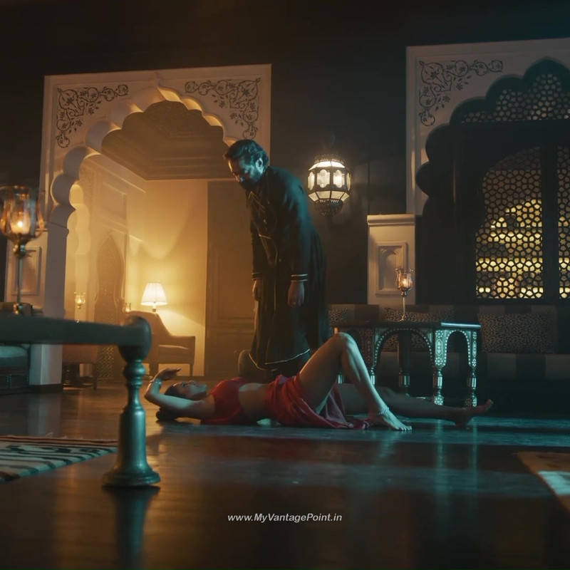 17Esha Gupta Hot in Aashram Web Series