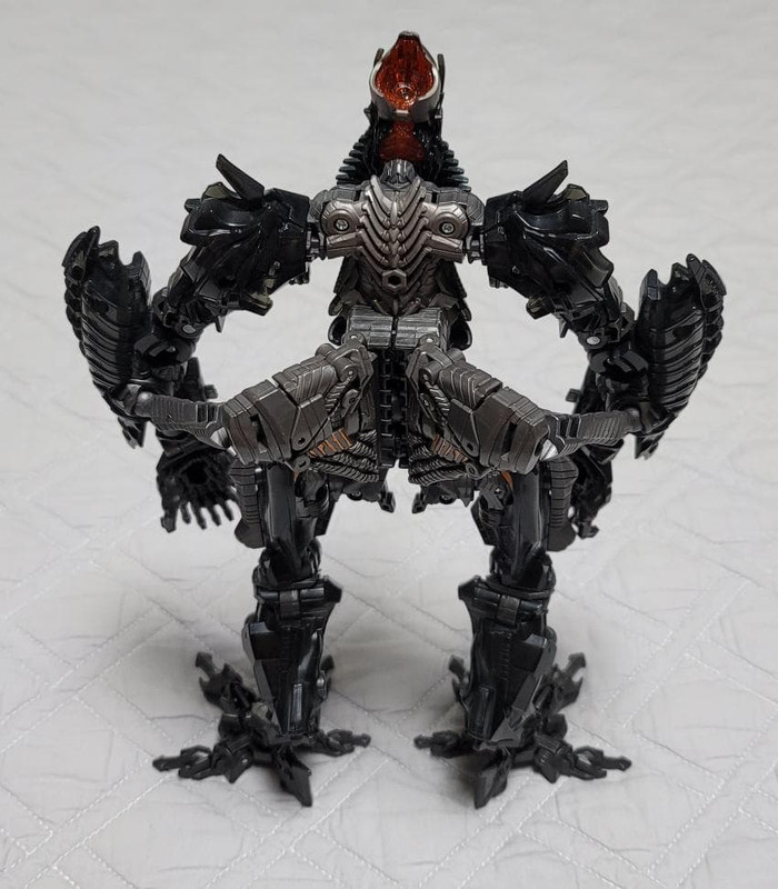 Studio-Series-Leader-Class-The-Fallen-08