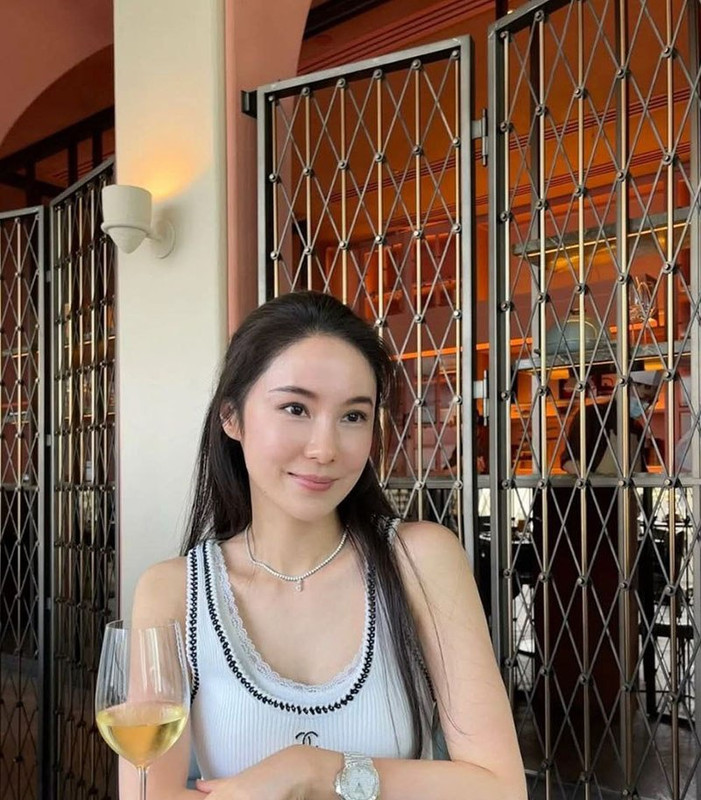 5香港中文大学 Audrey Ning 企业经理私下化身 (2)