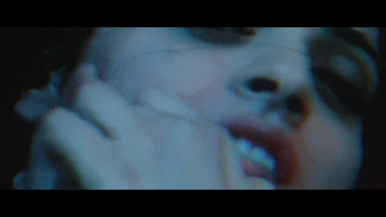 Miss.Lovely.2012.1080p.NF.mkv_snapshot_09.41_[2021.07.14_11.04.19]