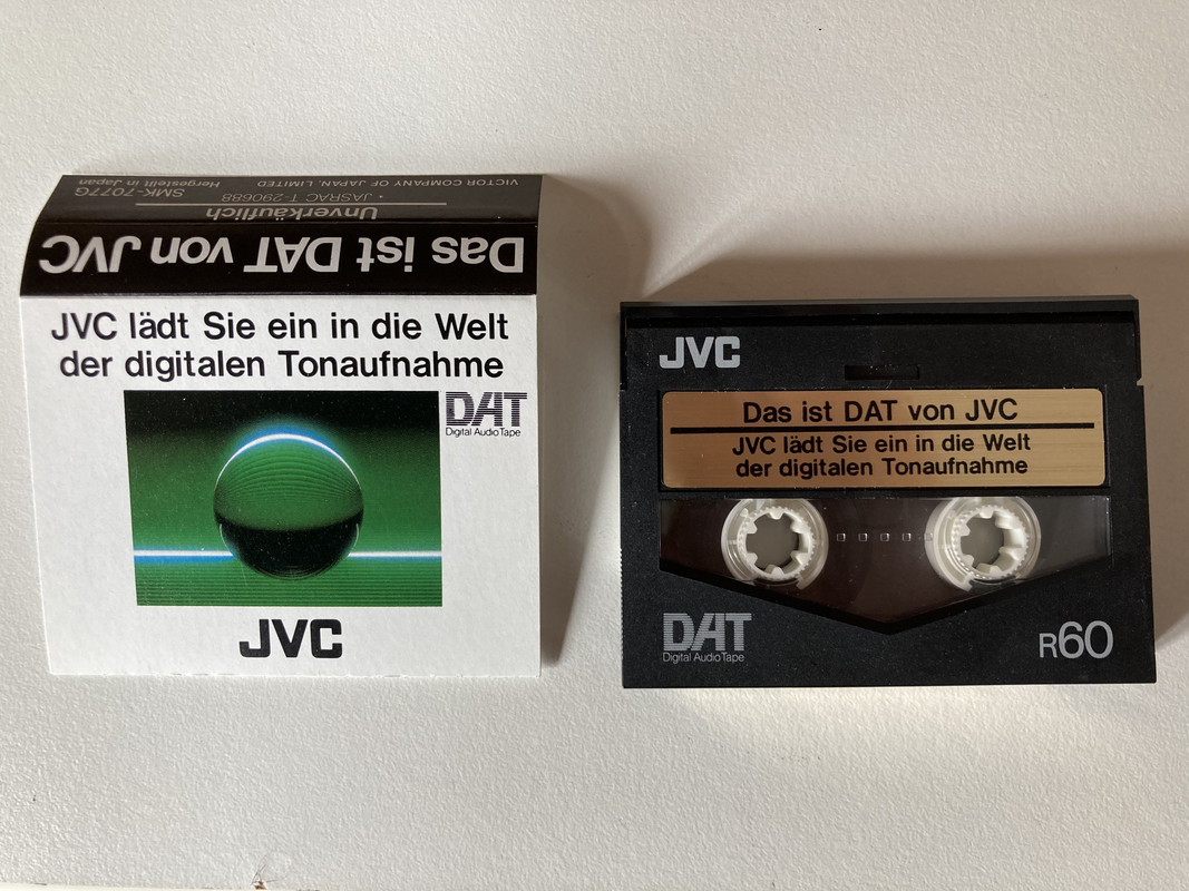 B99F893A-6B4C-4069-90B3-2710E9FC06BF