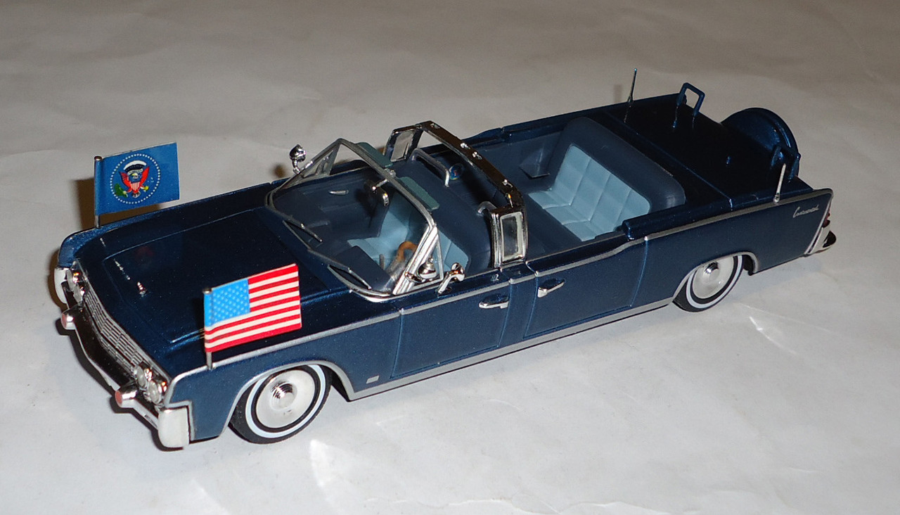 Lincoln-Continental Limousine SS100 X (Kennedy 1963)