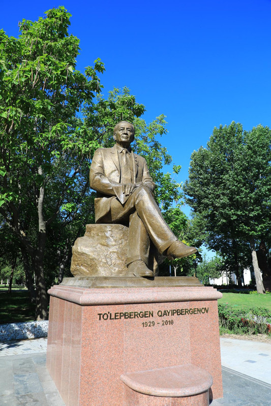 T._Qayıpbergenov_eskertkishi