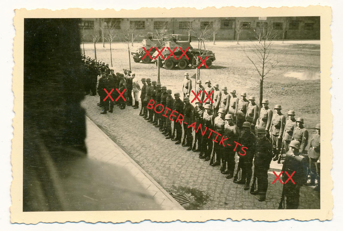 FOTO 2 WK PANZER SPÄHWAGEN PRAG 3