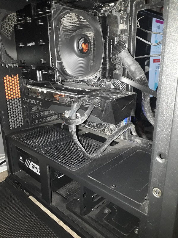 So my PCIE cable is connected wrong? r/buildapc