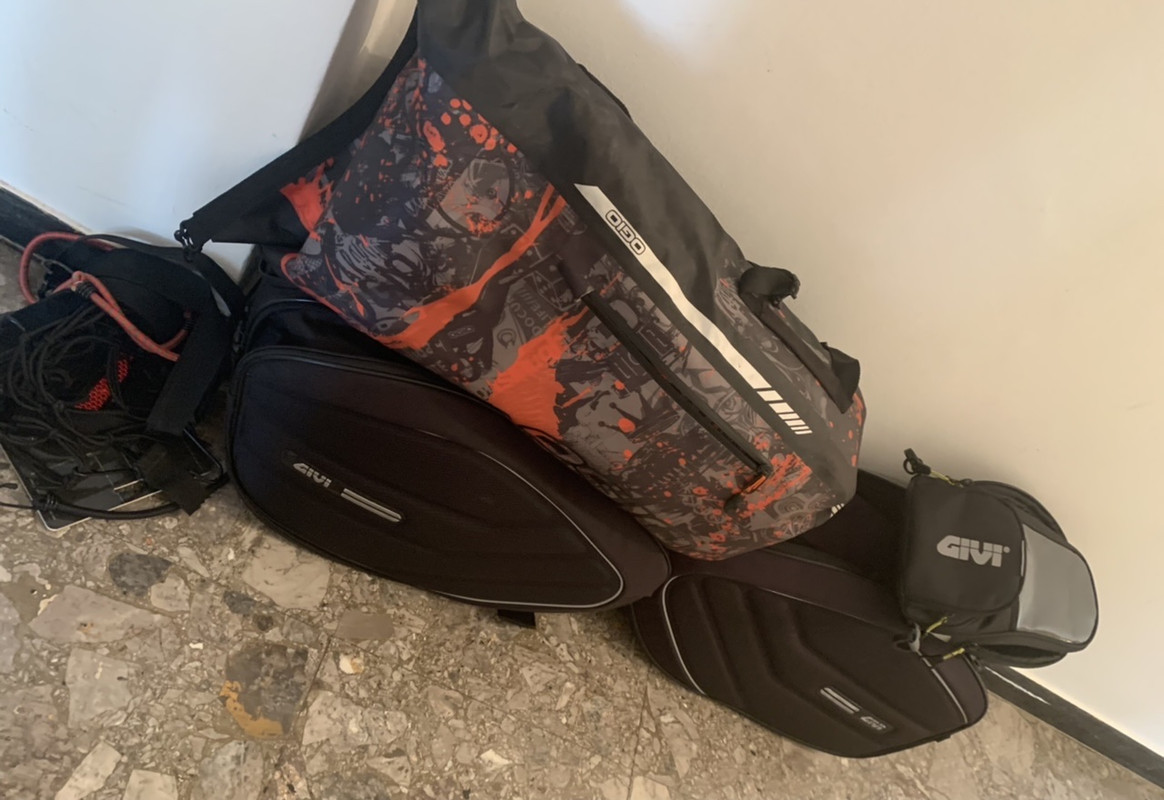 C8FDFA5B-6538-4F11-A889-0C4FA2A17AF0