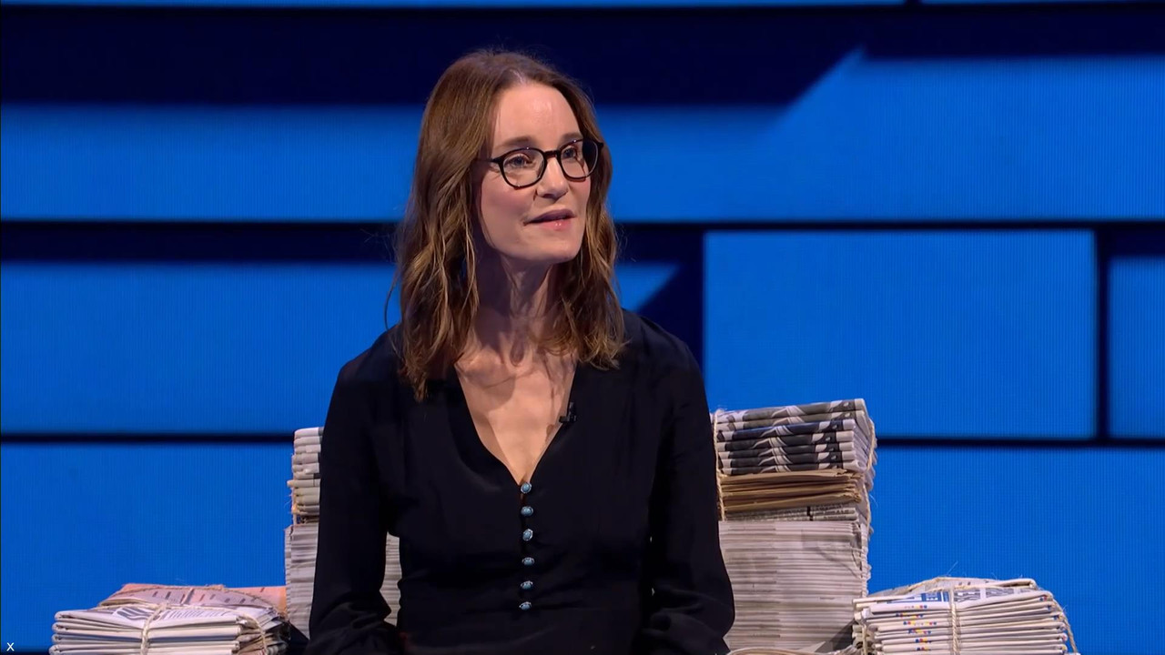 11.22 - 23.00.00 - The Russell Howard Hour. New & Exclusive. Russell ....ts_snapshot_00.45.35_[2021.