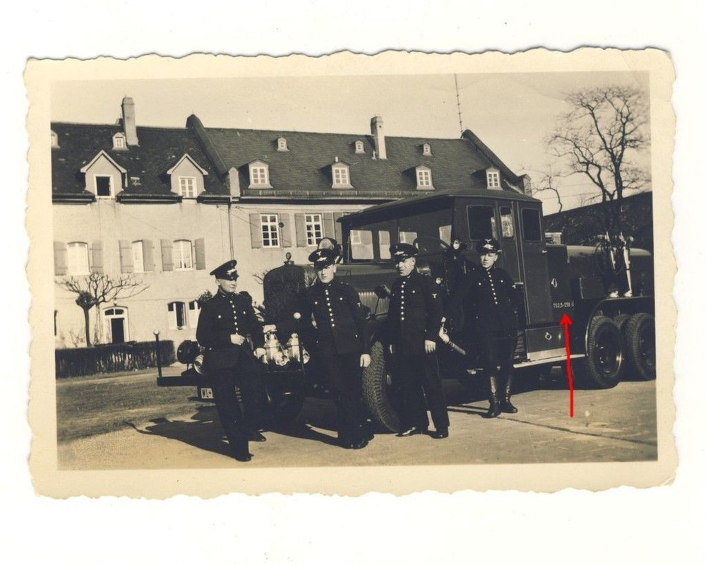 Fliegerhorst FEUERWEHR - Löschzug - Lastwagen LK