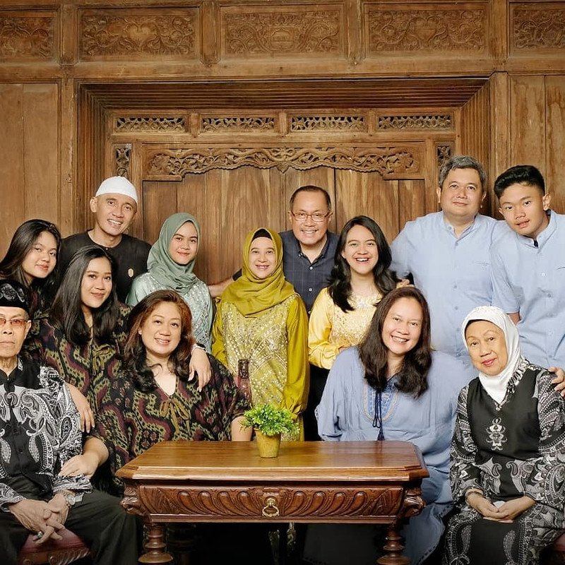 Agung Hercules dan keluarga