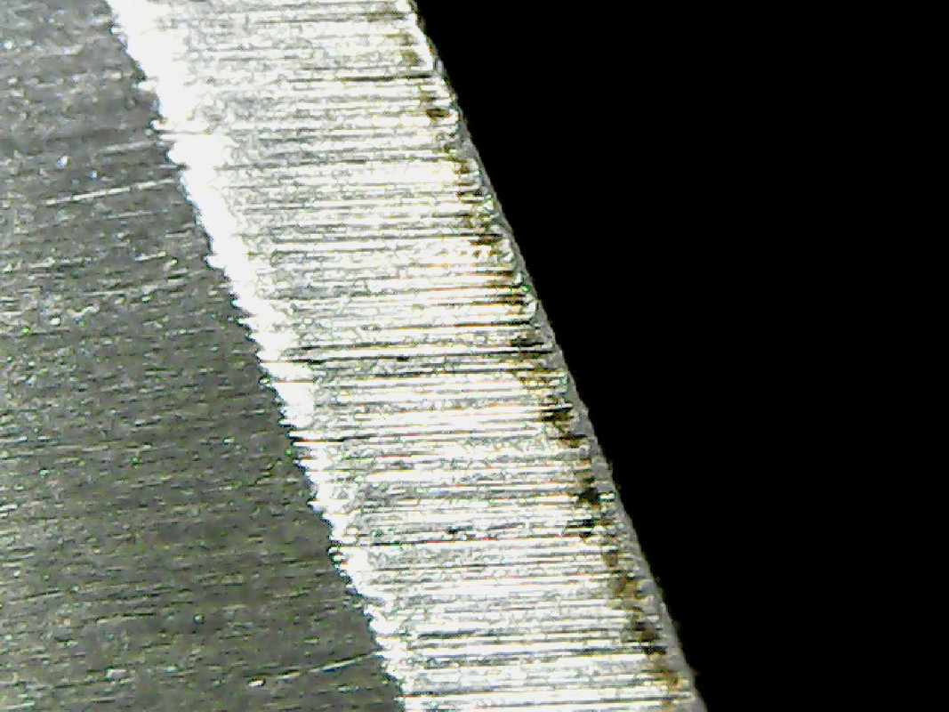 Edge - Spyderco Military S90V - 18