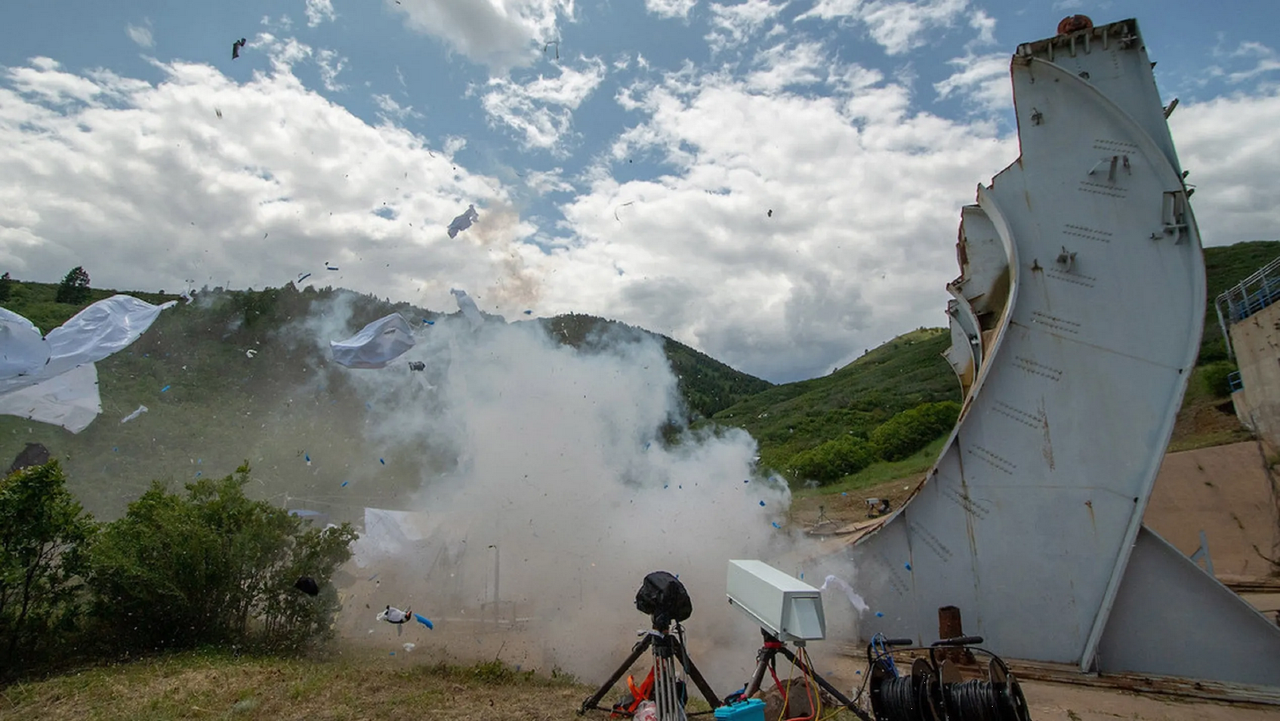 Lockheed Martin pasa momentos de terror con la explosión de su inflable: video