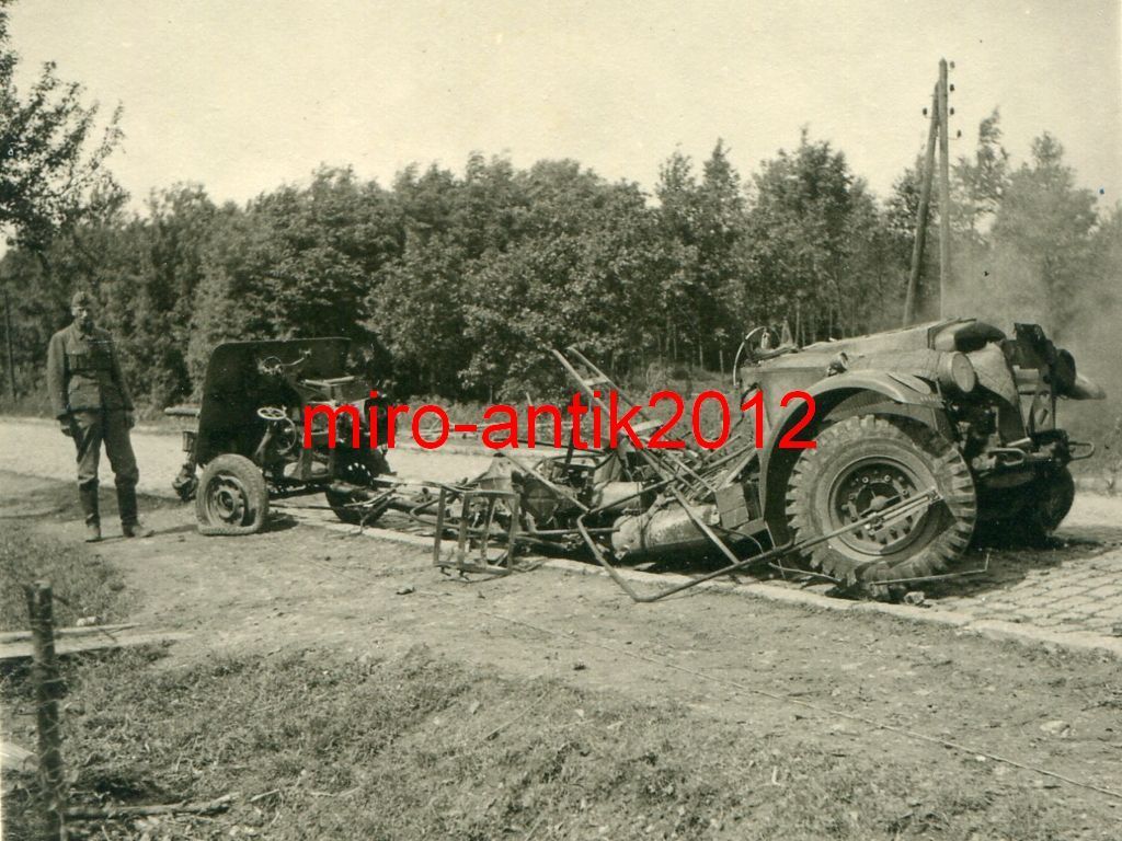 Foto, zerstörter LKW, Pionier-Bataillon,