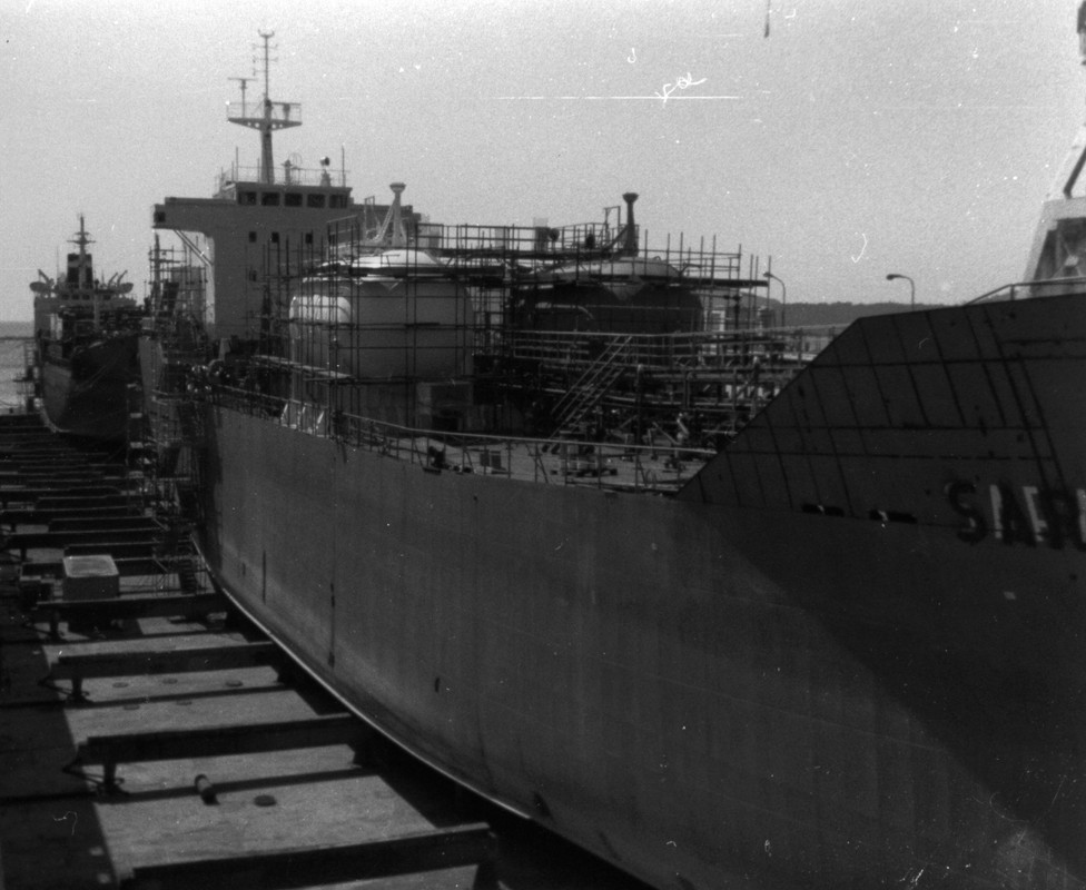 Dock flottant Ostrow II maquette en papier JSC 1/400. - Page 2 DDAB3-BC8-6375-4-DEF-BF88-5617-C44-A897-A