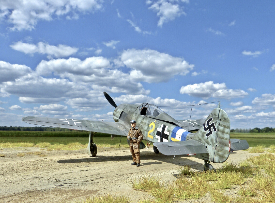 Fw-190 A8 R2 eduard 1/48. flown by Hubert Engst JG 300 early 1945