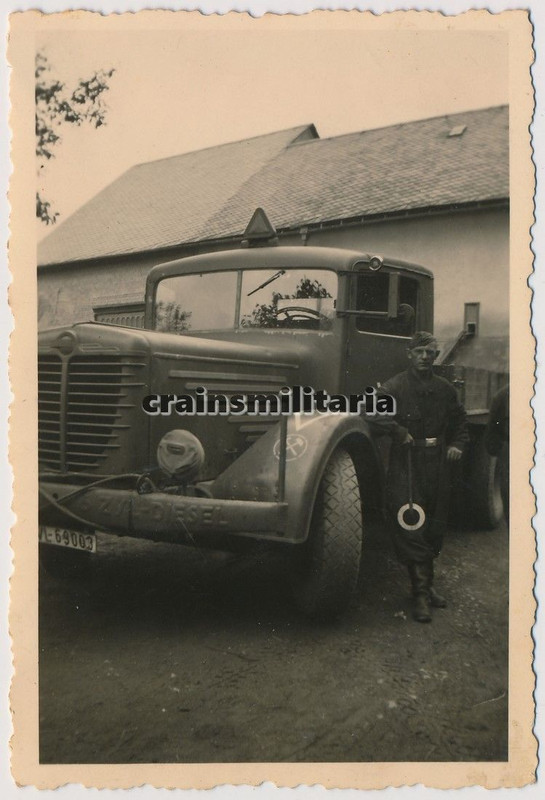 Orig. Foto Soldat bei schwere Lkw Büssing-NAG 50
