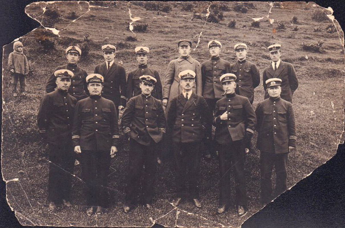 Командный состав сторожевого корабля Воровский 1925