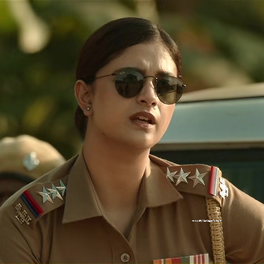 hot-keerthy-suresh-sunglasses