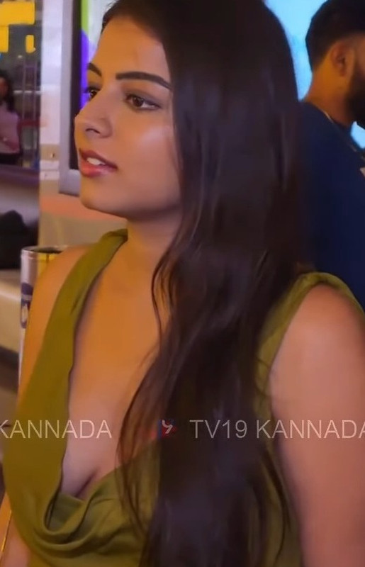 serial actress vaishnavi sexy cleavage mp4 snapshot 00 47 000