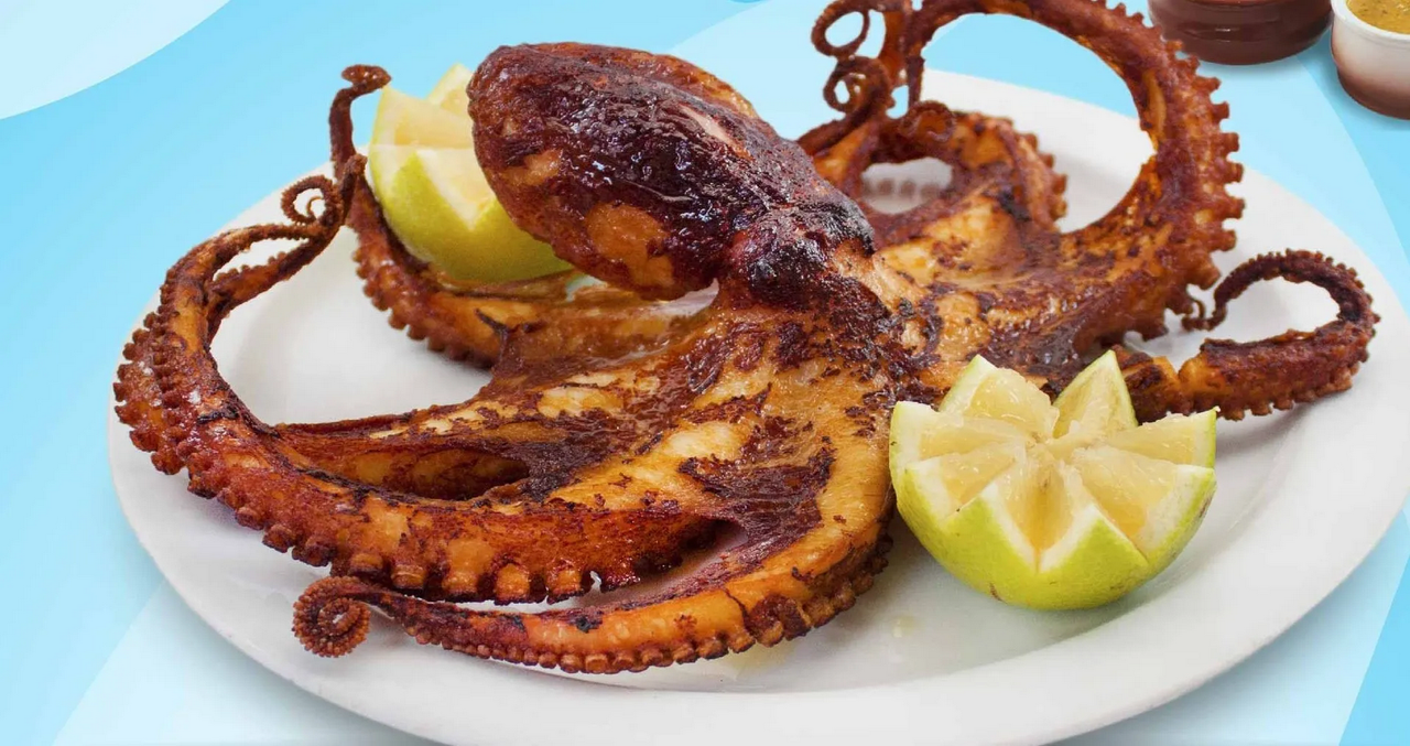 Hombre se traga un pulpo y casi muere; se le atoró en la garganta