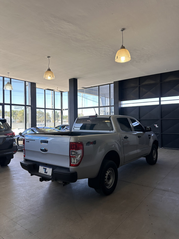 Ford Ranger XL 4X4 2.2 - 8