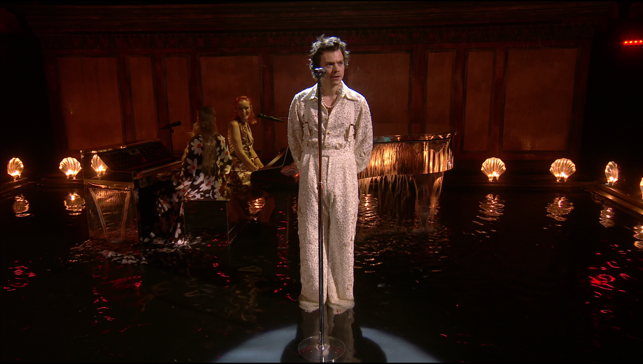 Harry Styles - Falling,2020 Brit Awards,18 feb(FEED-1080i-MPA2[0