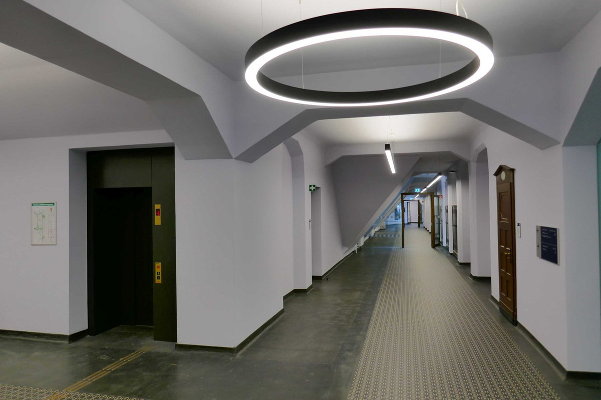 Bild: https://i.postimg.cc/x1ZGfL3p/P1310046.jpg