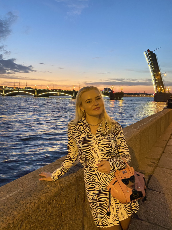 51E0893D-7557-43F3-94A6-65D9768BABB1