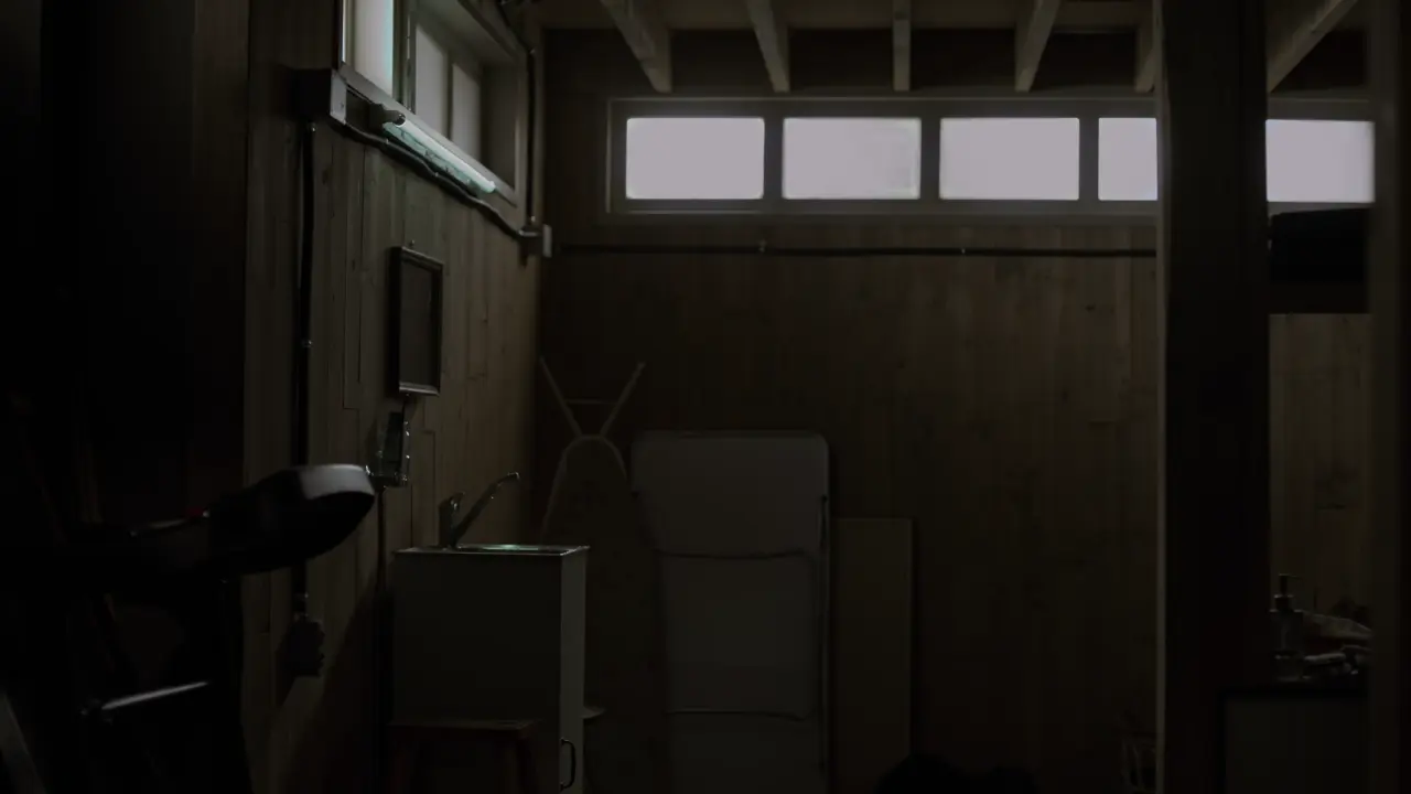 Absentia.S03E01.Tabula.rasa.2160p.WEBMux.ITA.ENG.DDP5.1.Multisub.HDR.x265-BlackBit[screenshot 1]