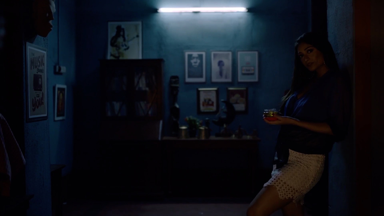 Satarupa Pyne - BhalobasharShohor.BodyMassage.00_00_06_04.Still001