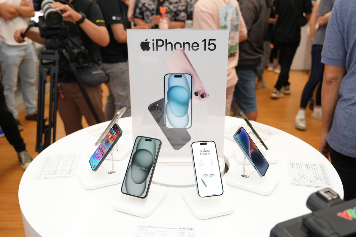 S-ki-n-m-b-n-i-Phone-15-t-i-Top-Zone-7.jpg