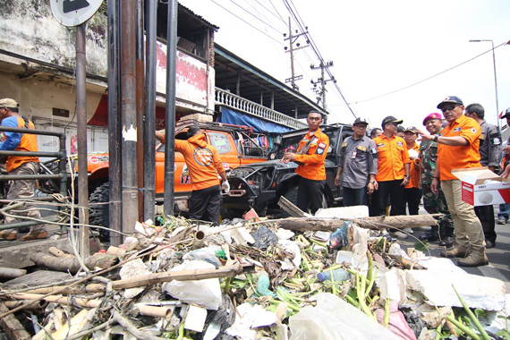 Sekdaprov Imbau Masyarakat Pelihara Sungai dan Tidak Buang Sampah