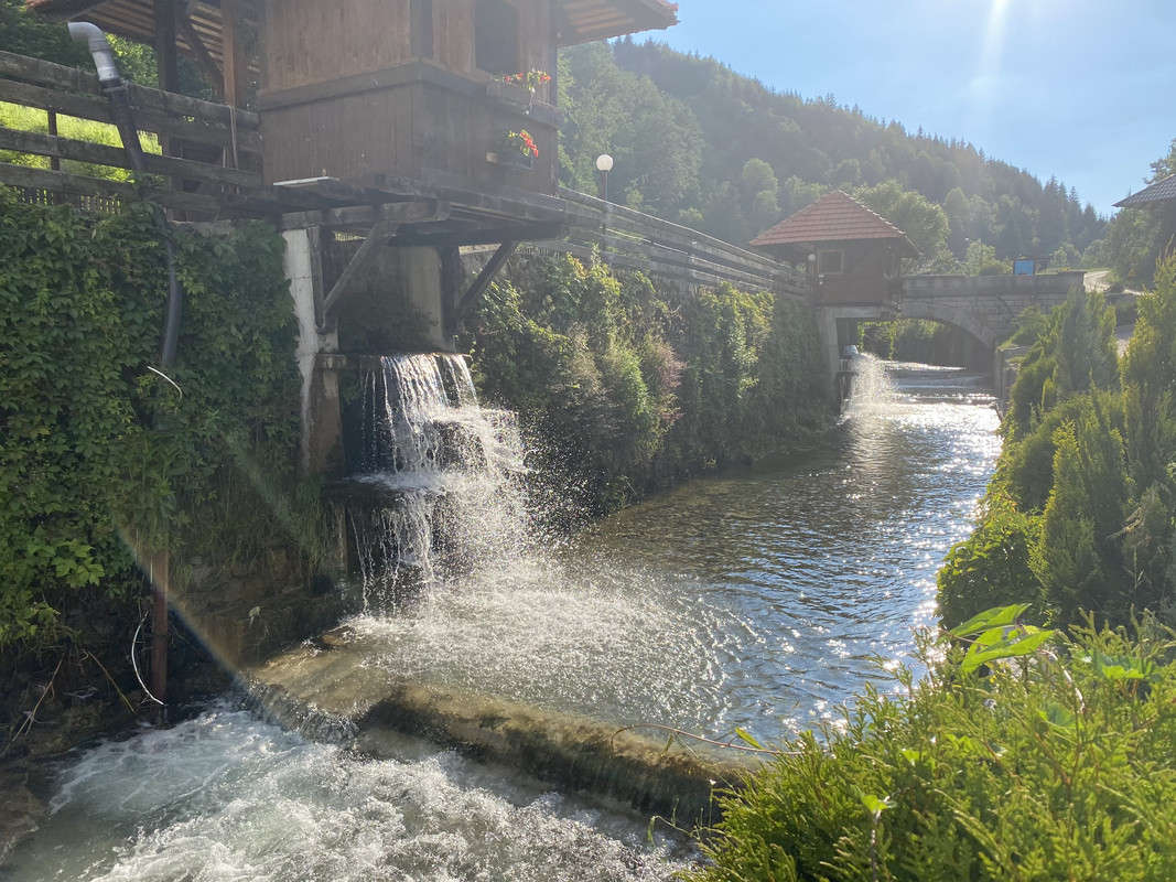 73F7327B-72DF-440F-A76E-C45D9FCCCD02