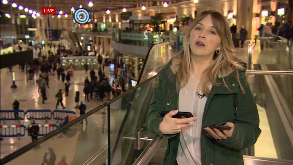 BBC London News_20220218_18301900.ts_snapshot_16.17.089
