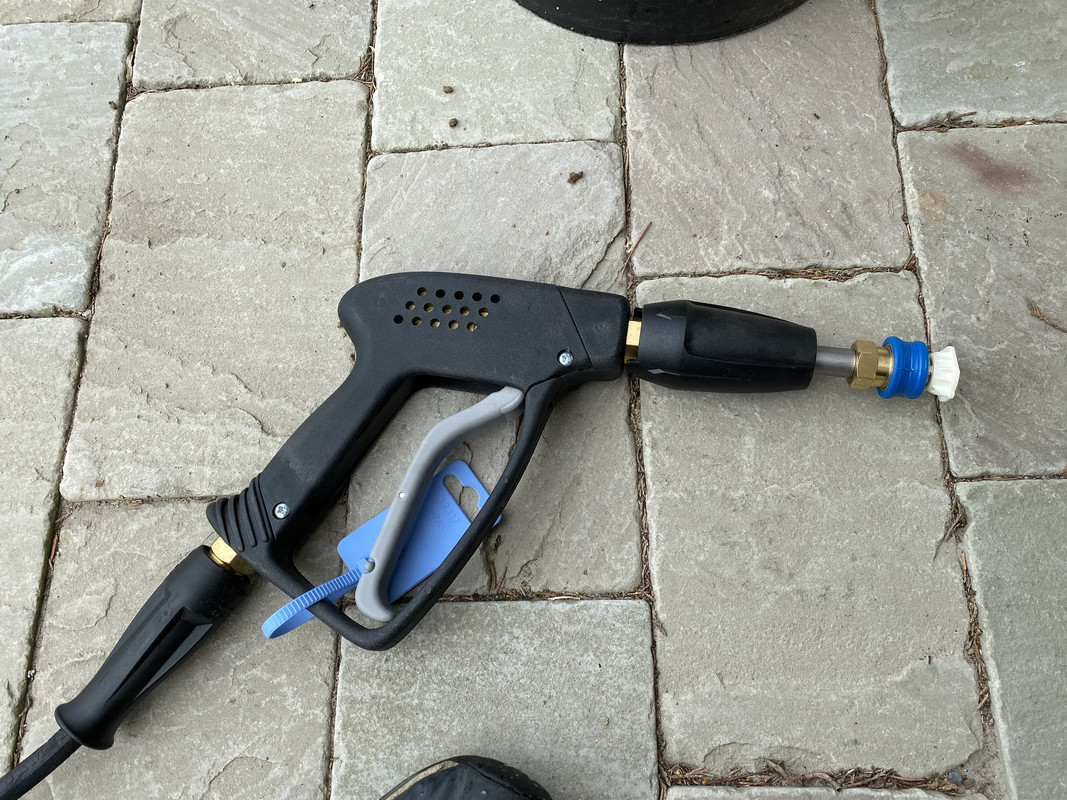 05863DFC-D951-43F5-A173-50986C977887