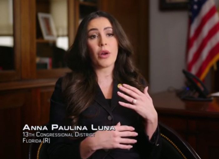 [Image: 03-paulina.jpg]