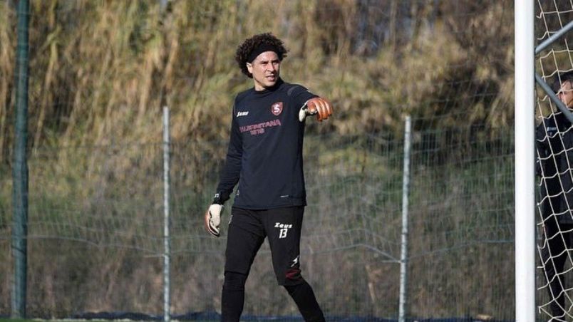 Guillermo Ochoa revela en Italia que lo buscaron grandes equipos: