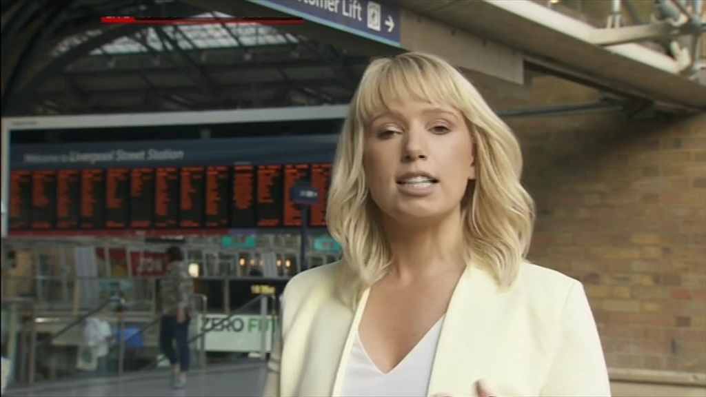 BBC London News_20210816_18301900.ts_snapshot_10.45.253