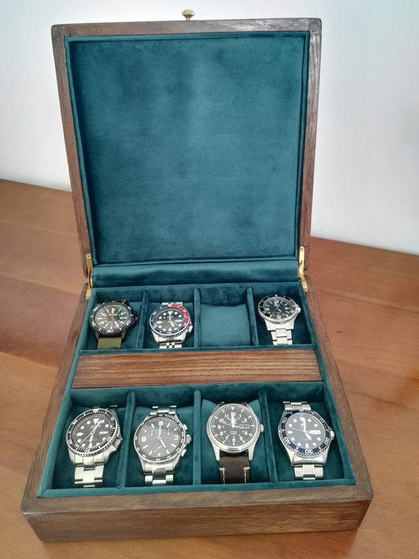 [SUJET UNIQUE] écrin, boîte ou coffret pour ranger les montres... tome II - Page 14 04