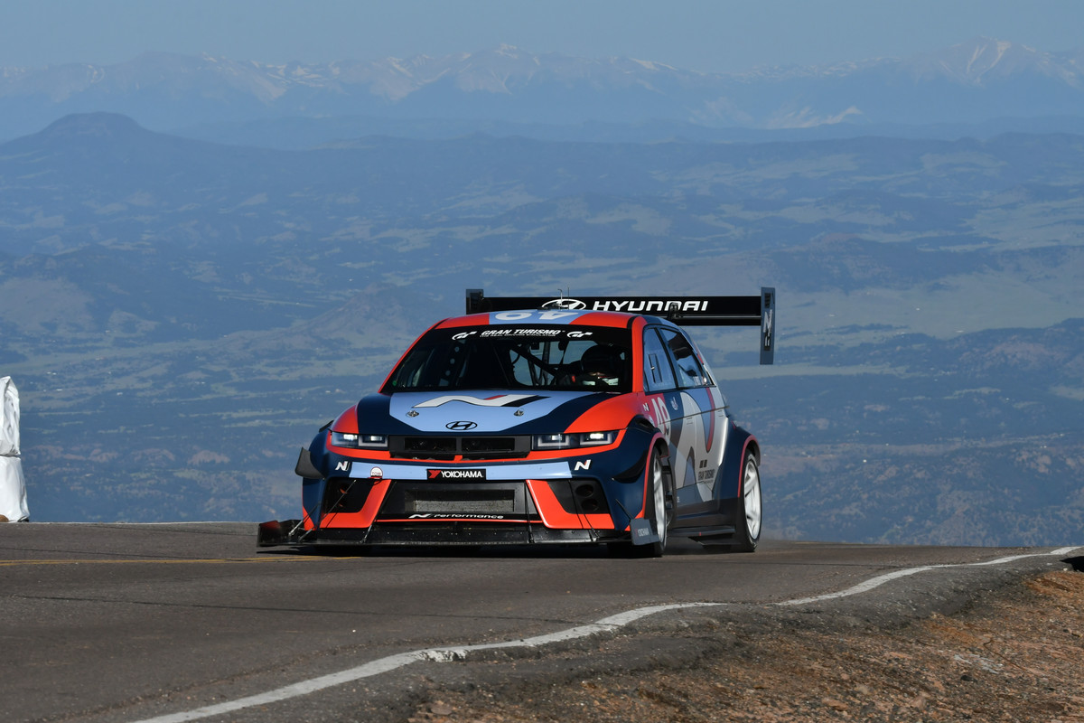 60186-HyundaiMotorsIONIQ5NSetsBenchmarkforCrossoverEVsatPikesPeakInternationalHillClimb